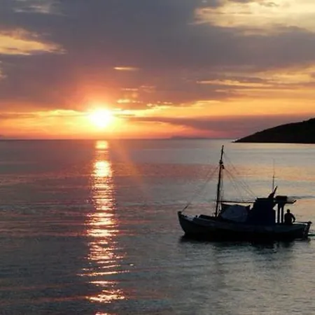 Melinas Sunset-two Bedrooms Flat With 2 Bath And Amazing Seaview Sunset Myrties